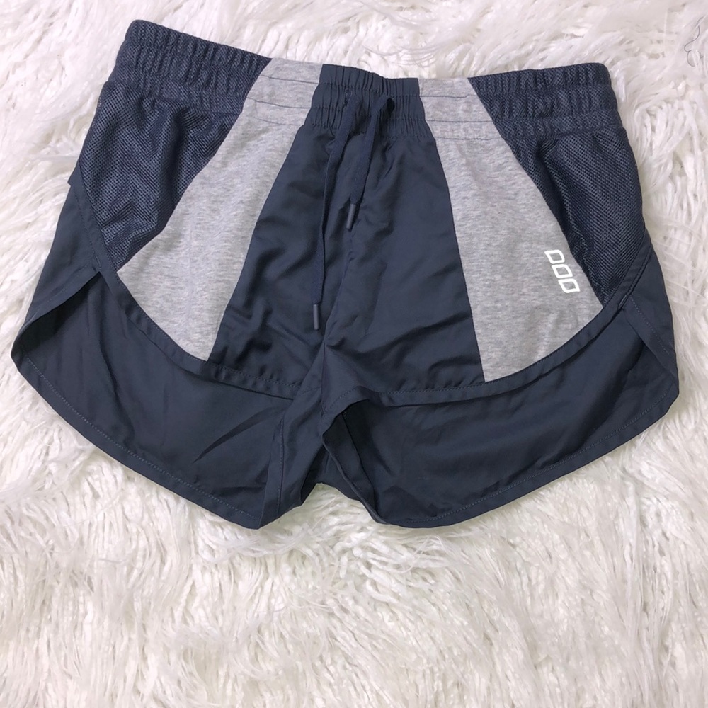 ⭐️🔹 Lorna Jane Running Shorts
